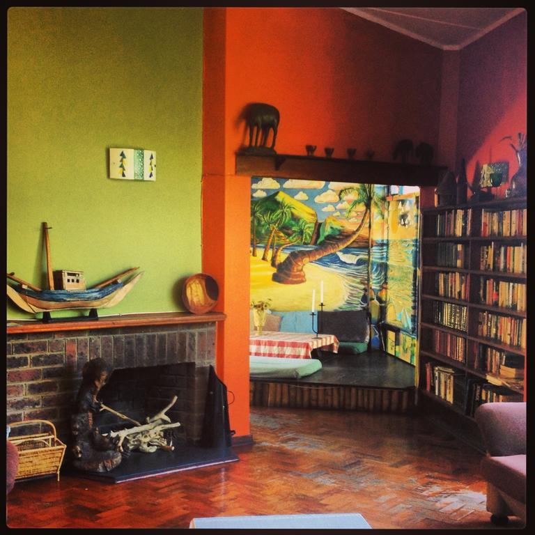 Jungle Monkey Backpackers Hostel Port Saint John's ภายนอก รูปภาพ